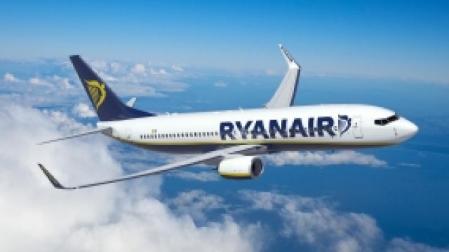 Ryanair celebra 25 milioni di passeggeri all'aeroporto di Cagliari - Elmas