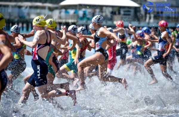 Triathlon Citt&agrave; di Cagliari, sabato e domenica al Poetto le gare del campionato sardo