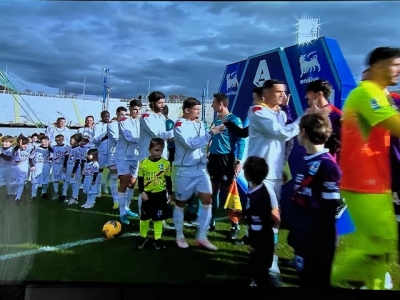Firenze. L'ingresso in campo del Cagliari al Franchi
