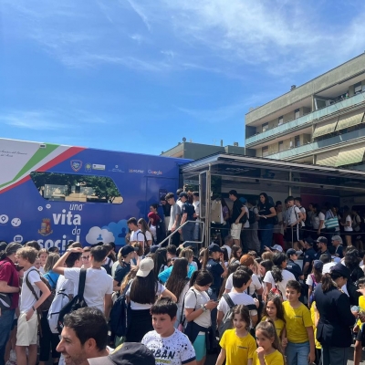 Una vita da social, parte oggi la campagna educativa itinerante della Polizia di Stato