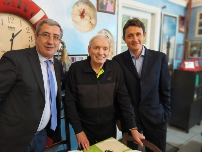 Da sinistra, Umberto Oppus con Gigi e Nicola Riva