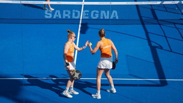 FIP European Padel Championships: azzurre 3-0 all'Ungheria, Casali: &ldquo;Siamo unite e concentrate. Il coro per l'Italia? Ispirato a Marco Materazzi&rdquo;