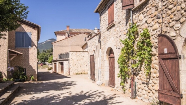Spopolamento e povert&agrave;, la Regione Sardegna rafforza gli interventi: focus su casa, natalit&agrave; e sviluppo nei piccoli comuni