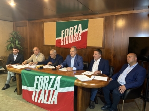 Anziani, proposta di legge per istituire il Garante