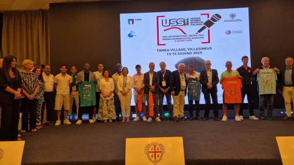 Villasimius. Una fase della cerimonia e dei lavori dell'Award