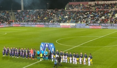 Palla centro tra Cagliari e Verona