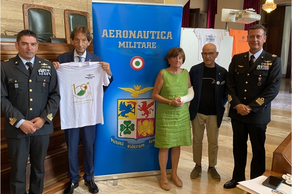 La &quot;Corsa del Centenario&quot; a Cagliari: 100 anni di Aeronautica Militare per la ricerca contro il cancro