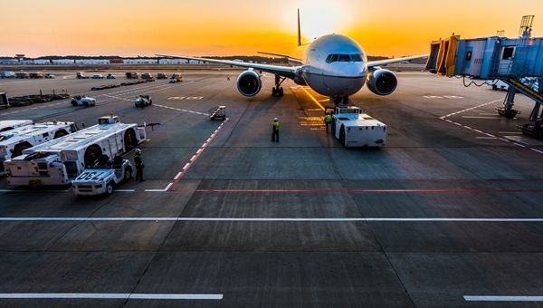 Continuit&agrave; aerea in tilt: voli per Linate introvabili, esplode la protesta