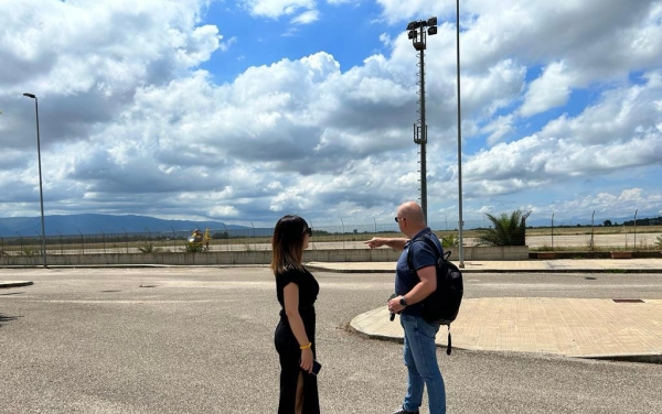 Industria: sopralluogo assessore Pili all'aeroporto di Oristano