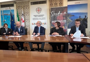 Una fase dei lavori della conferenza stampa. Da sinistra, Bruno Perra, Roberto Mogranzini, Stefano Piano, Rossana Podda e Giandomenico Sabiu