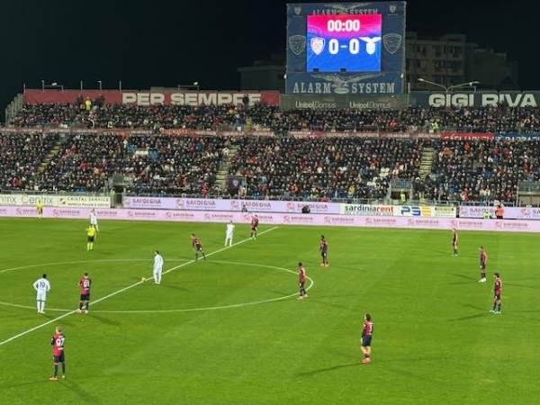 Una fase di Cagliari-Lazio, ventitreesima stagionale