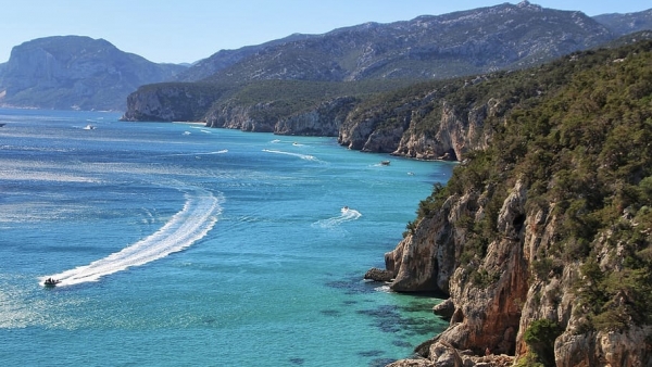 La Sardegna spicca tra le mete europee, è uno dei luoghi preferiti per trascorrere la Pasqua 2023, secondo Jetcost