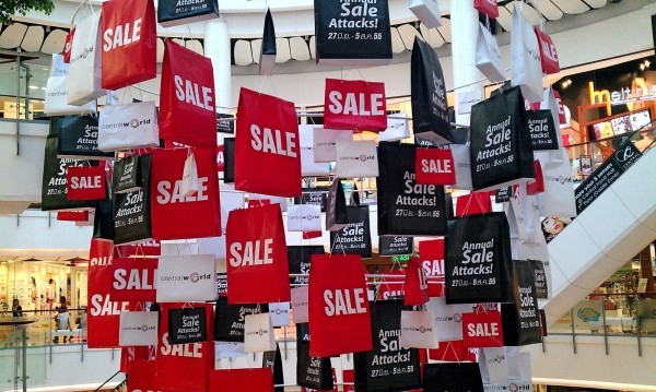 Saldi, oltre 32 milioni di euro di spesa nel sud Sardegna, ma la Black Week frena la corsa