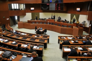 Regione: nel 2024 pesano indennit&agrave; consiliari e vitalizi, ma le spese restano sotto le entrate