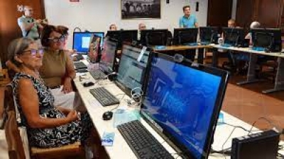 Il progetto pilota di digitalizzazione per gli over 60 Social Digì fa tappa a Vallermosa
